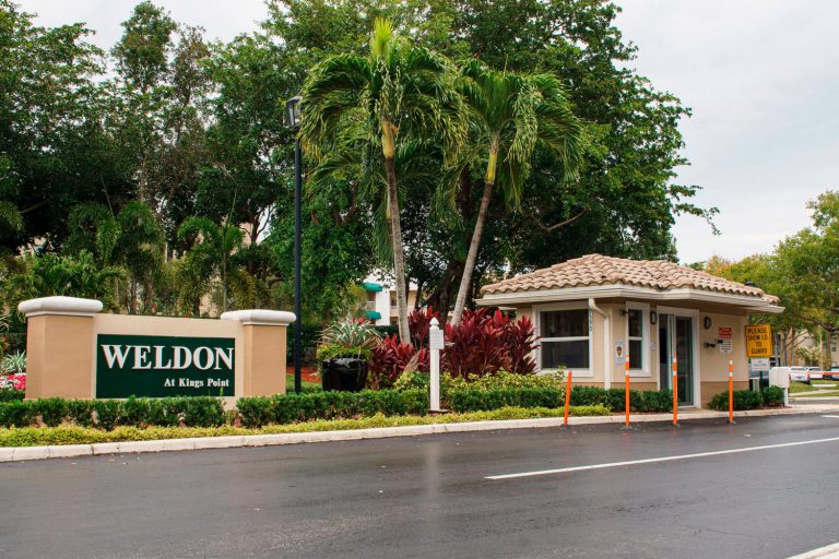 Weldon Neighborhood Kings Point in Tamarac